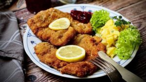 Cách làm món schnitzel kiểu Áo